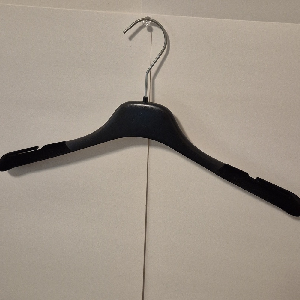 Roberto Cavalli Sleek Black Velvet Edged Hanger - Picture 4 of 7
